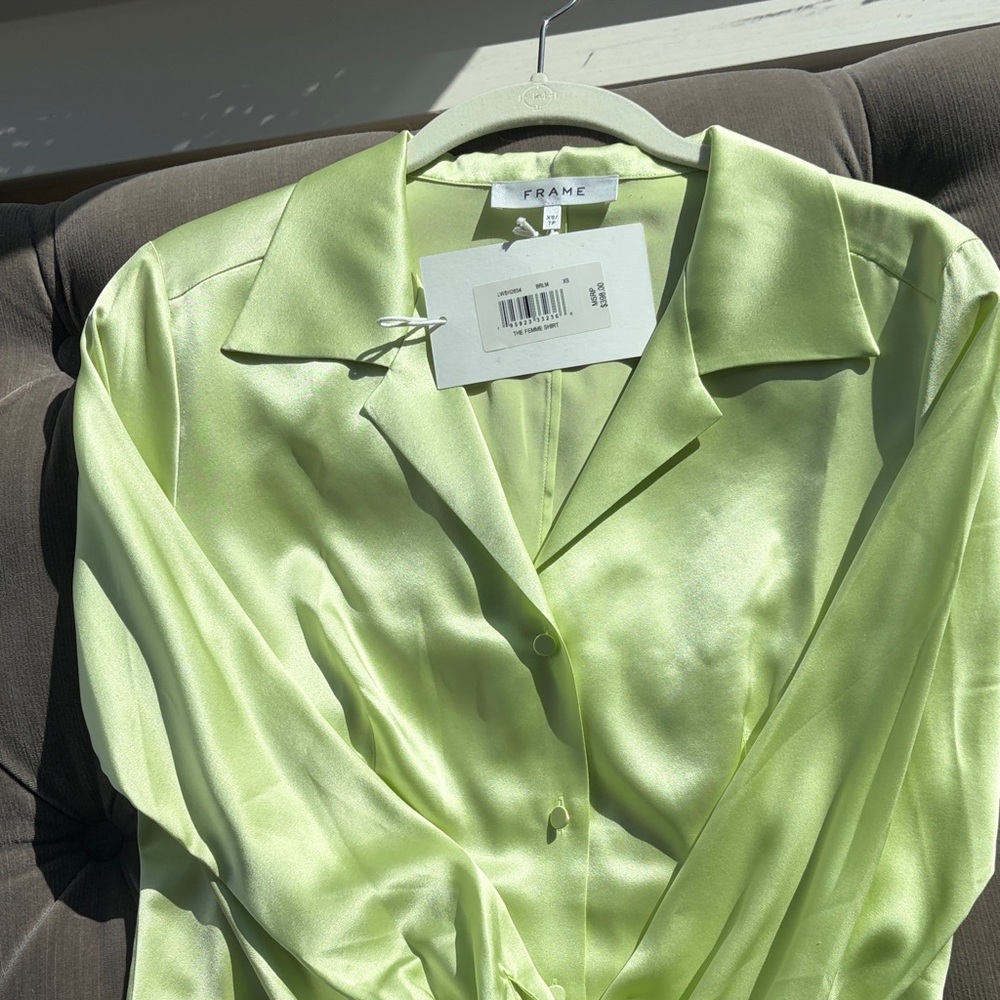 NWT Frame “The Femme Shirt”Lime Green Blouse GORGEOUS Silk. Includes gift box 🎁